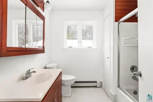 5652 N Tischer Rd Duluth, MN 55803