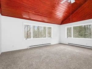 5652 N Tischer Rd Duluth, MN 55803