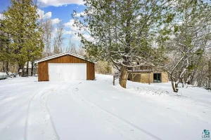 5652 N Tischer Rd Duluth, MN 55803